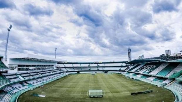 Futebol: rodada do Paranaense vai ser realizada com portões fechados