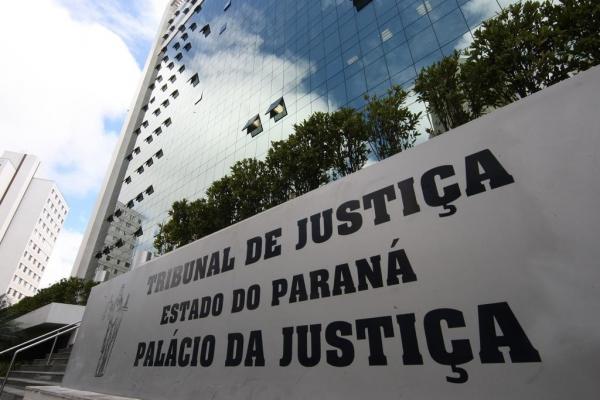 TJ decide que governo do Paraná terá que readmitir 500 professores. Entenda