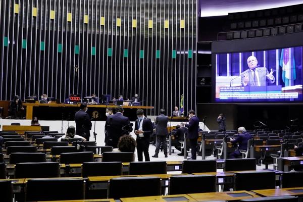 Câmara aprova PEC que adia para novembro eleições deste ano. Veja como votou cada deputado