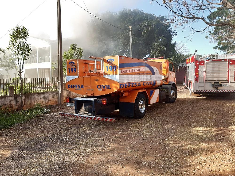 Incêndio mobiliza equipes do Corpo de Bombeiros de Santa Helena