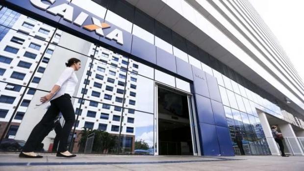 Nascidos em abril podem sacar primeira parcela de auxílio hoje