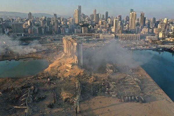 Na fronteira, comunidade se une em oração pelas vítimas da explosão em Beirute