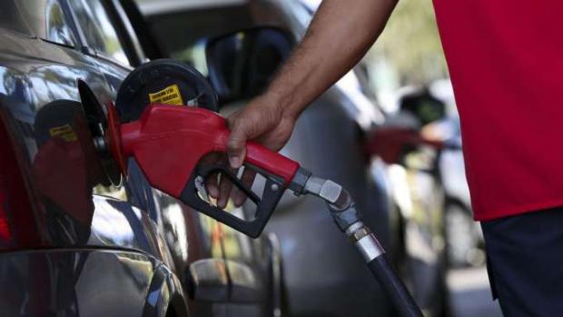 Gasolina sobe 2,53% na primeira quinzena de setembro, aponta pesquisa