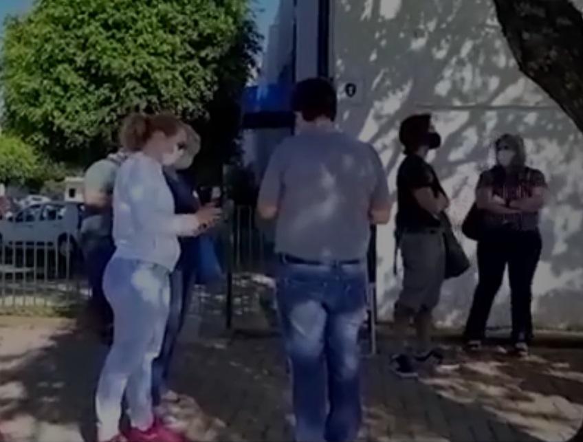 Em apoio aos professores em greve de fome, grupo se reúne em Cascavel