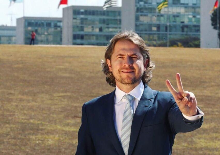 Deputados do PT lideram gastos com telefone na Câmara