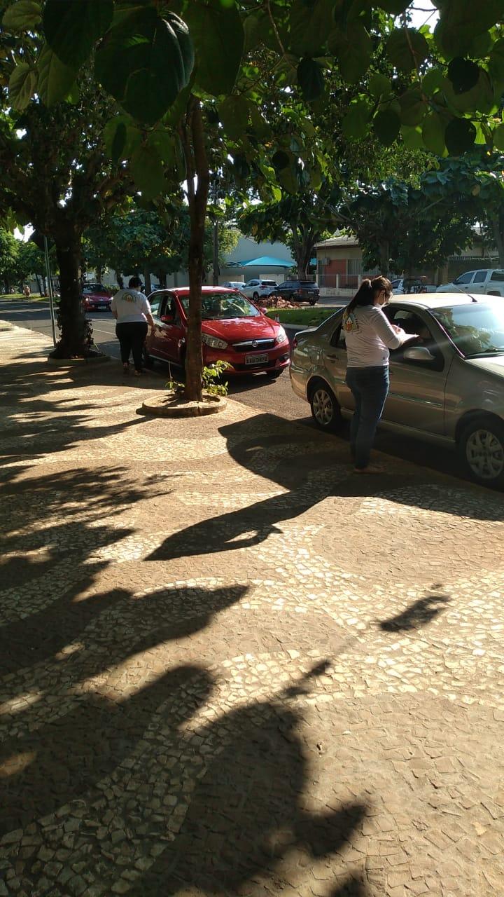 Idosos de 88 e 89 anos estão sendo vacinados contra a Covid-19 no sistema Drive Thru