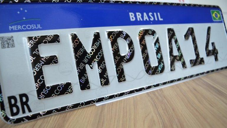 Indicação de cidade e estado pode ser obrigatória em placa do Mercosul