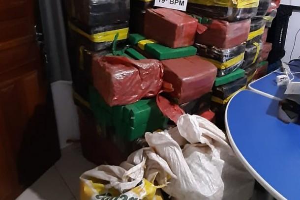 PM apreende quase uma tonelada e meia de maconha entre Santa Helena e Diamante do Oeste