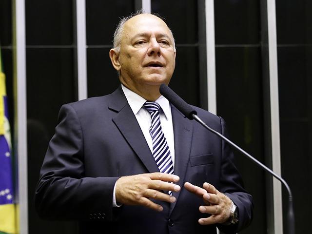 Schiavinato é submetido a procedimento na vesícula