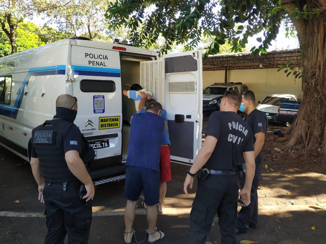 25 presos são transferidos da cadeia pública de Santa Helena