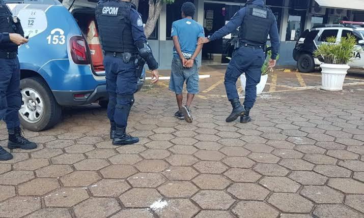 Acusado de agredir mulher no Centro de Cascavel é detido pela GM e levado à Delegacia