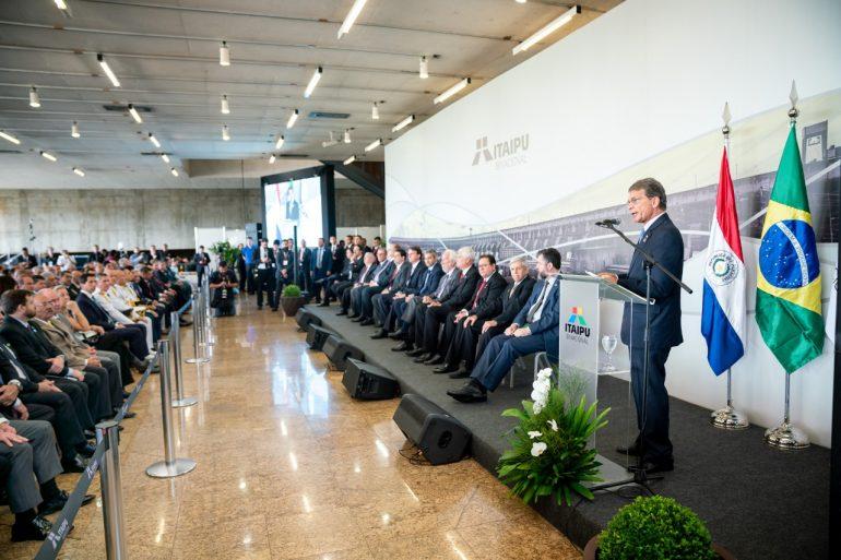 Bolsonaro volta a Foz nesta quarta (7) para entrega da pista de aeroporto e posse de novo diretor da Itaipu