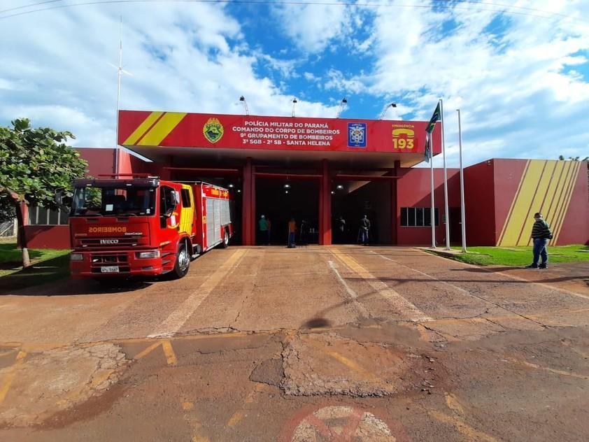 Bombeiros de Santa Helena buscam pescadores desaparecidos no lago