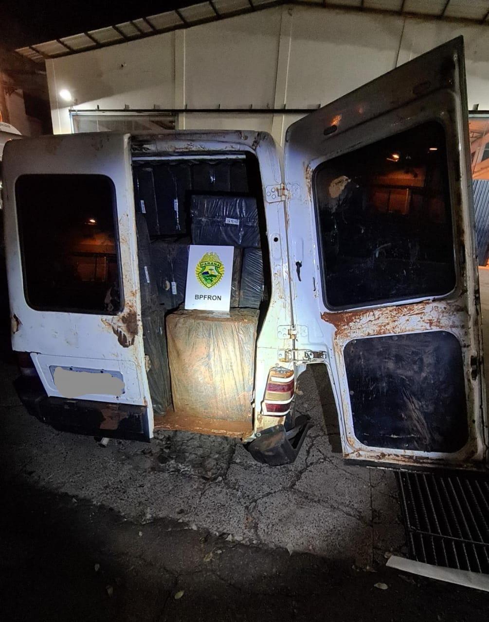 BPFRON apreende cigarros contrabandeados em residência na cidade de Itaipulândia-PR durante Operação Hórus