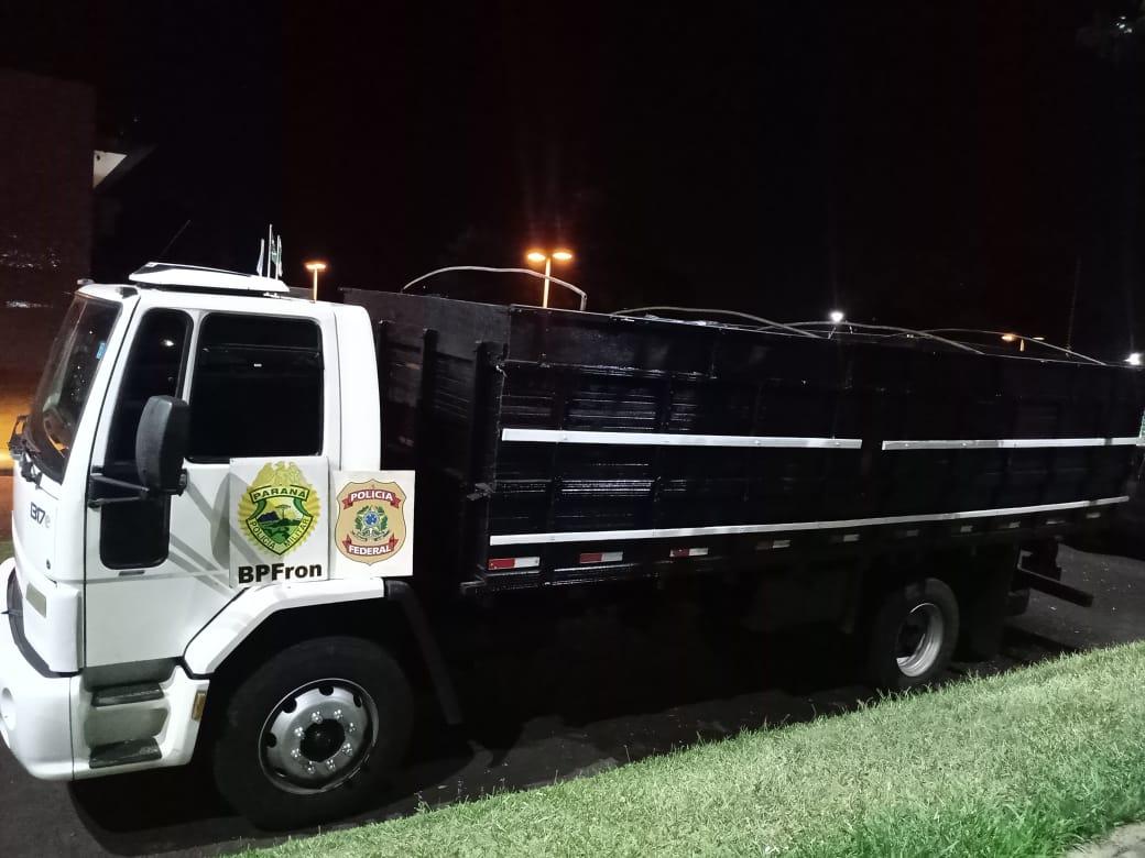 Caminhão carregado com cigarro contrabandeado é apreendido em Santa Helena