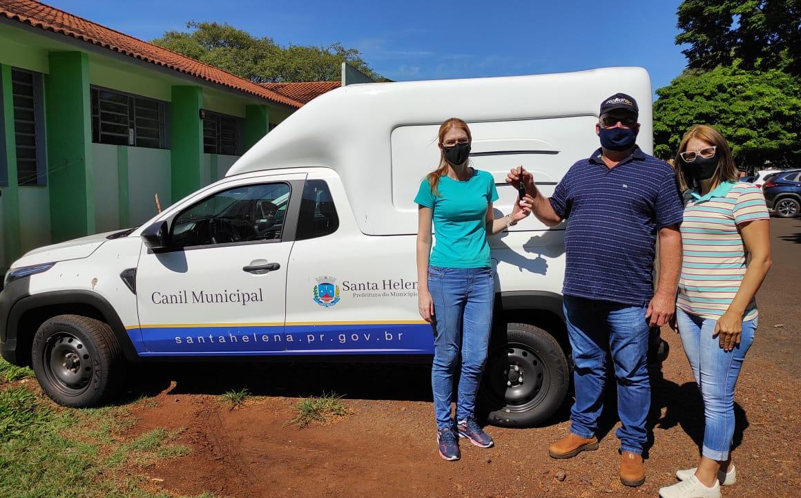 Canil Municipal é contemplado com veículo adaptado ao transporte de animais