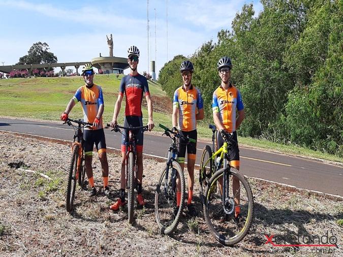 Campeão brasileiro de ciclismo visita pista de treinamentos em Santa Helena