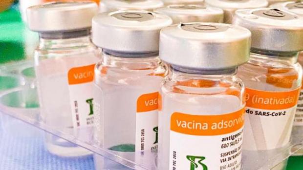 Vacinação aos fins de semana responde por 10,7% das doses aplicadas no Paraná
