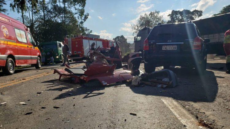 Inconformada com separação, mulher grava vídeo dizendo que iria se matar junto com a filha minutos antes de bater  carro