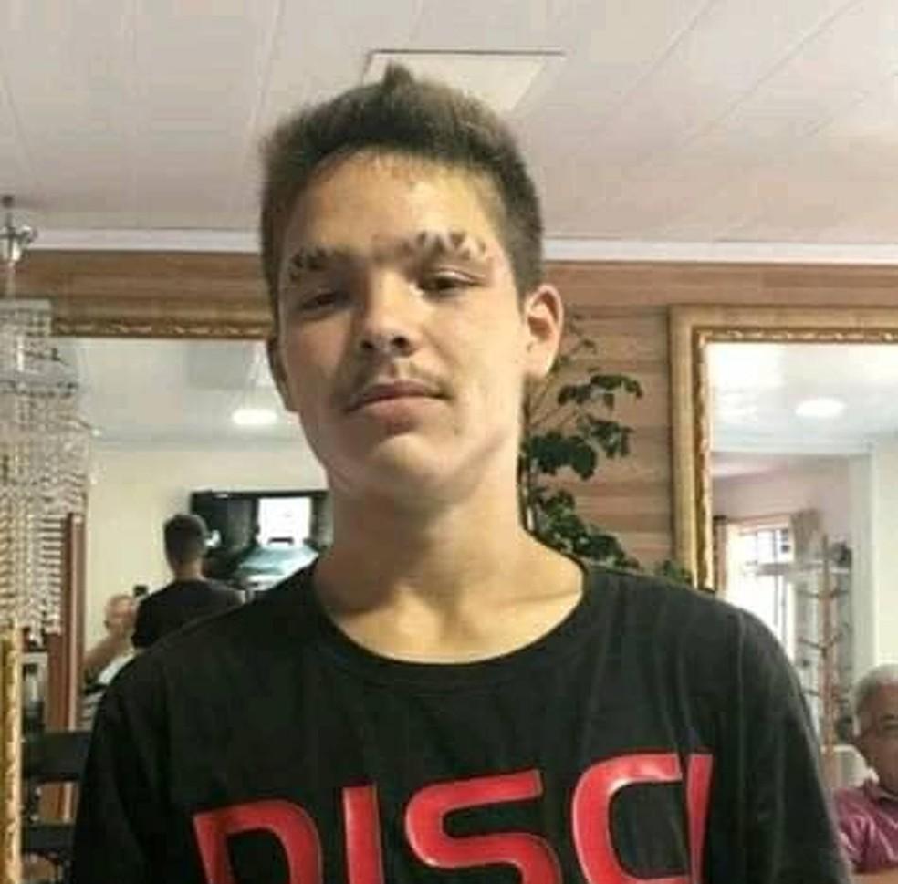 Pai encontra partes de corpo dentro de mala que seriam de filho desaparecido