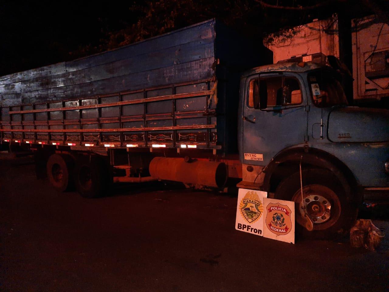 Polícia apreende caminhão com cigarros contrabandeados em Santa Helena