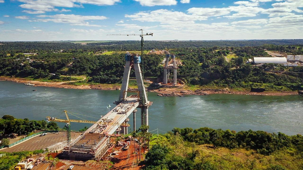 Segunda ponte sobre o Rio Paraná, financiada por Itaipu, avança para 57% de execução