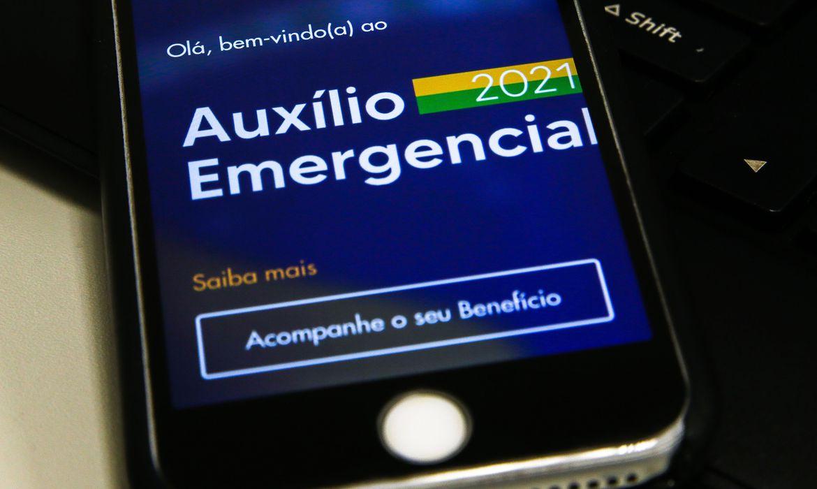 Trabalhadores nascidos em agosto podem sacar auxílio emergencial
