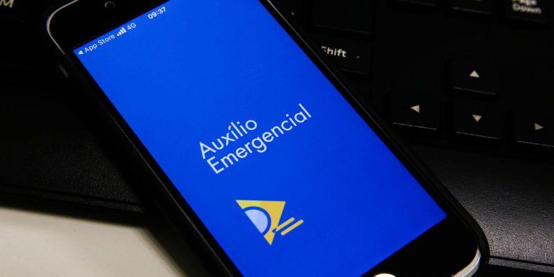 Trabalhadores nascidos em outubro podem sacar auxílio emergencial