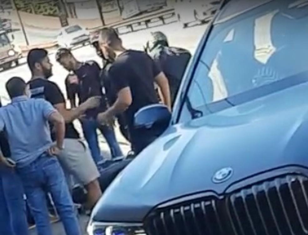 Atacante do Atlético-MG, Hulk se envolve em acidente de trânsito com motociclista na Grande BH