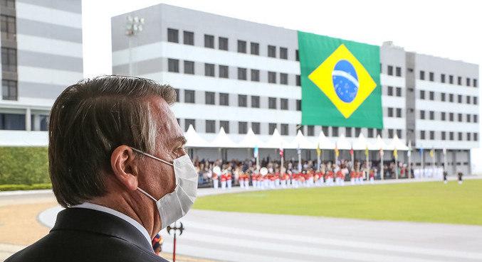 Bolsonaro diz que não há Três Poderes, mas Judiciário de um lado