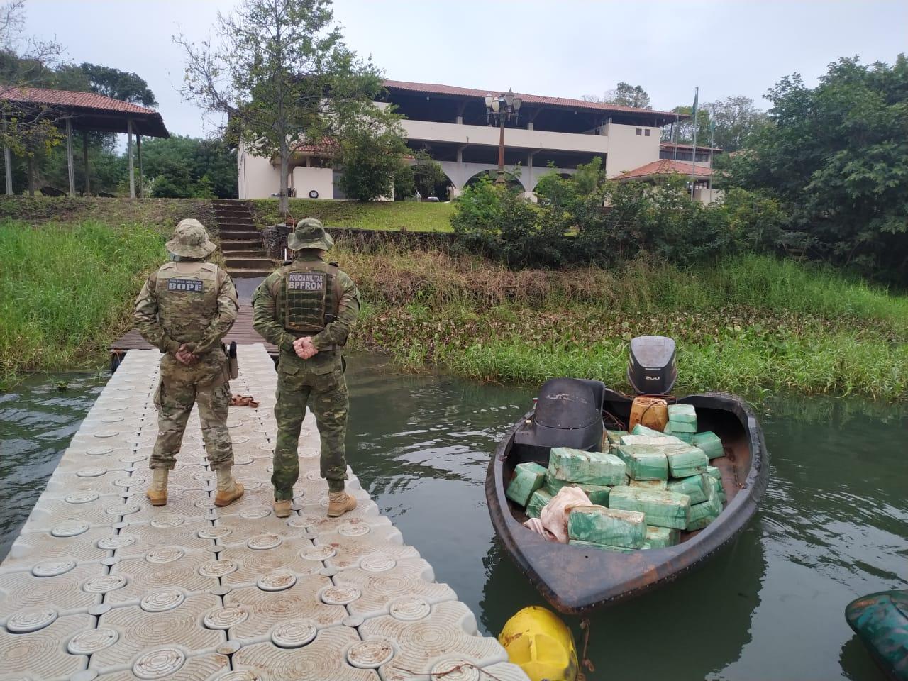 BPFRON, BOPE e PF apreendem 740 Kg de maconha em Pato Bragado