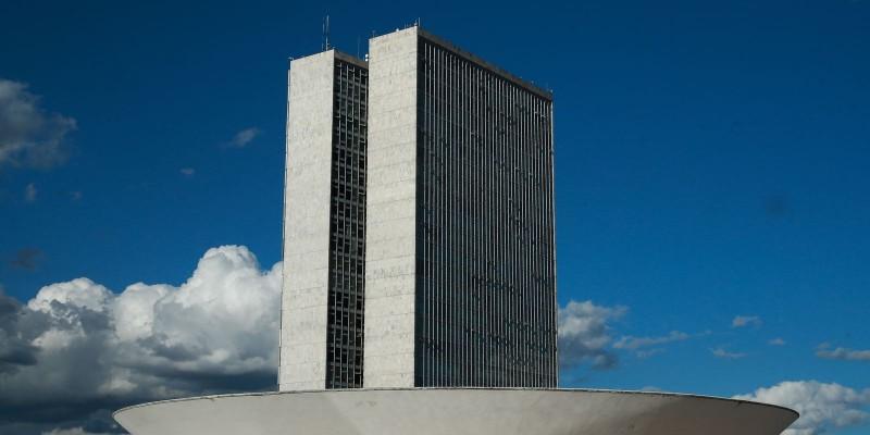 Câmara aprova incentivo fiscal a quem doar a pesquisas contra covid-19