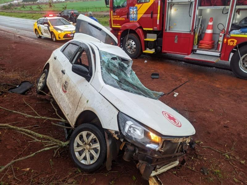 Duas pessoas ficam gravemente feridas em acidente com carro de saúde, entre Toledo e São Pedro do Iguaçu