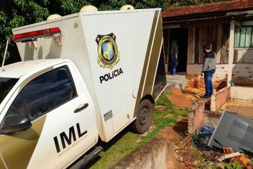 Homem é encontrado morto com mais de 20 golpes de faca