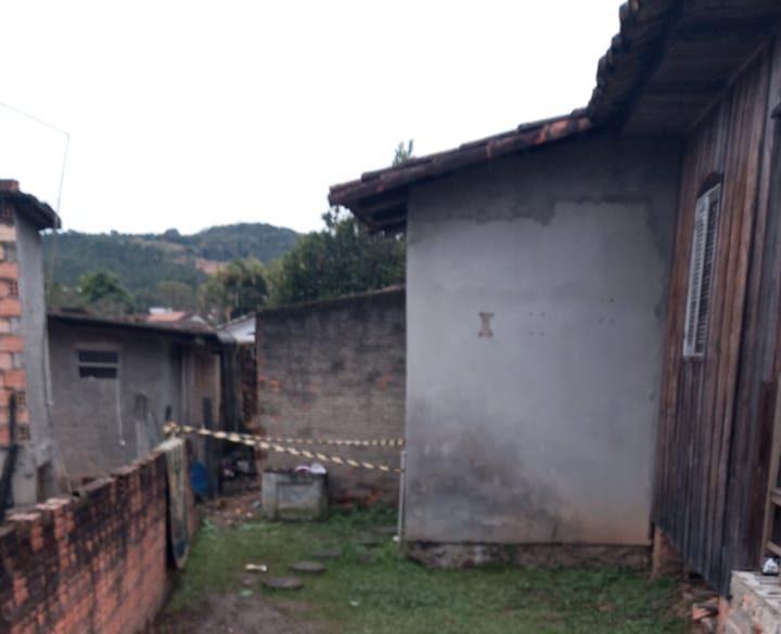 Homem é preso por suspeita de asfixiar até a morte filha de 1 ano e dois meses