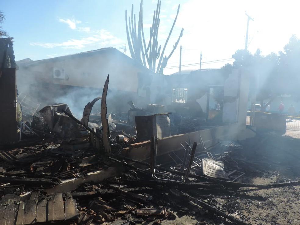 Idoso de 88 anos morre carbonizado após casa pegar fogo