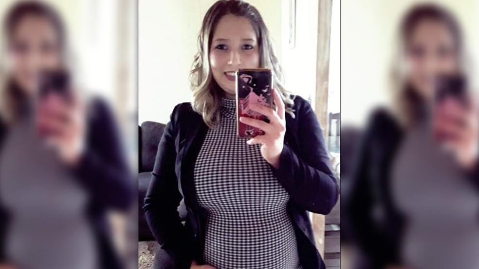 Jovem morre vítima da Covid-19 depois de dar à luz ao segundo filho: 'Ela tinha prazer pela vida', diz pai