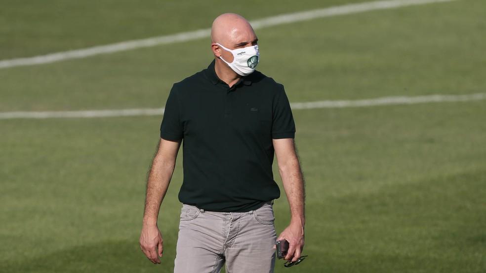 Presidente do Palmeiras rebate cobrança de Abel: 