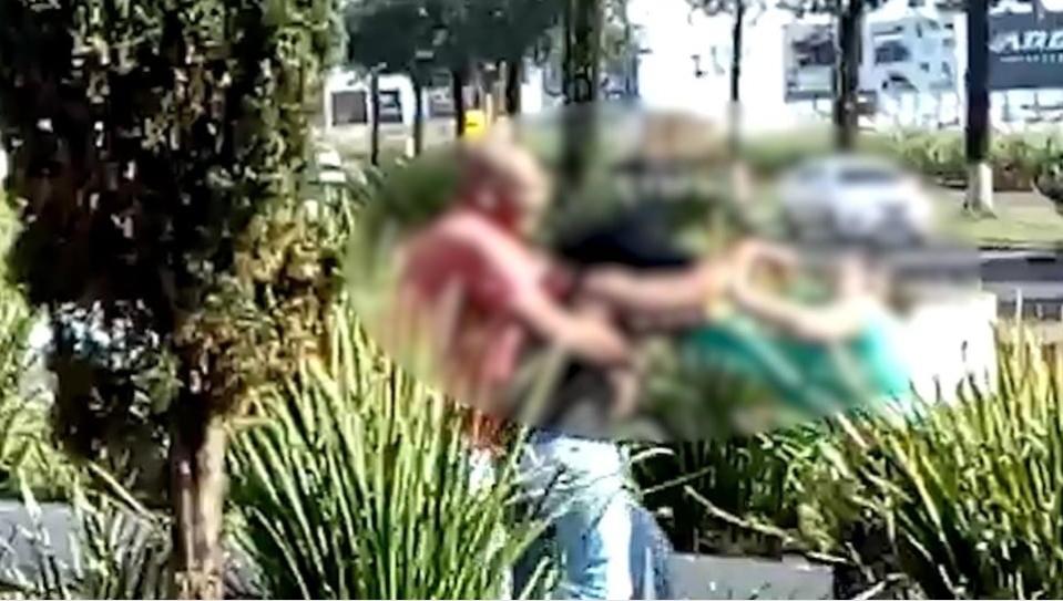 Veja essa! Suposta esposa flagra marido e amante no motel