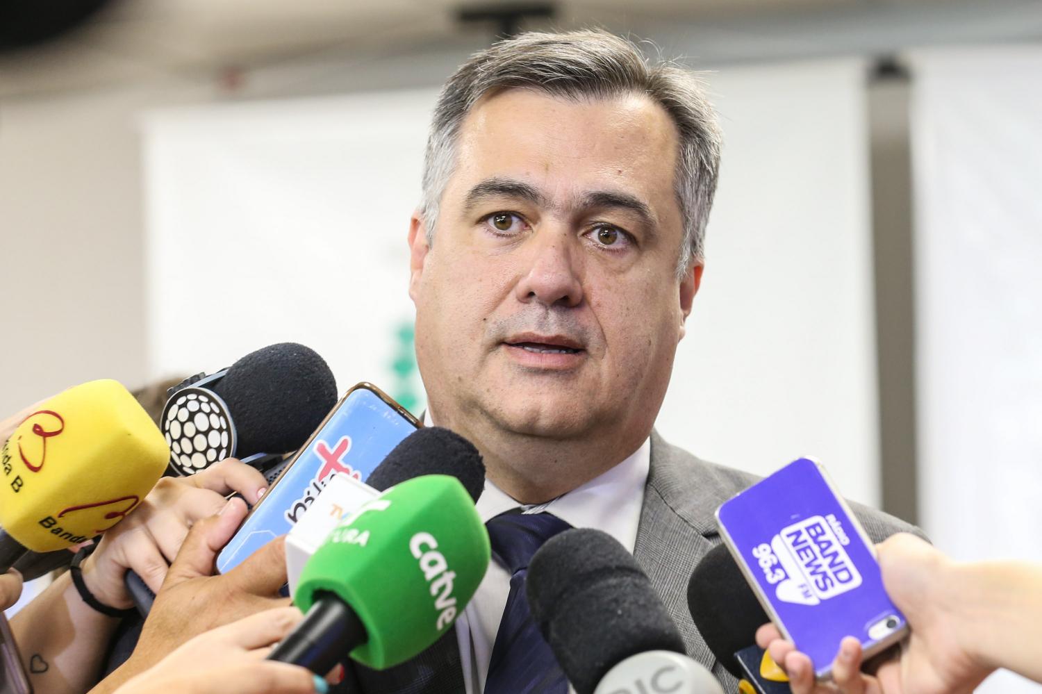 Mais de 99% do lote de vacinas anticovid que chegou ao PR vão para população geral