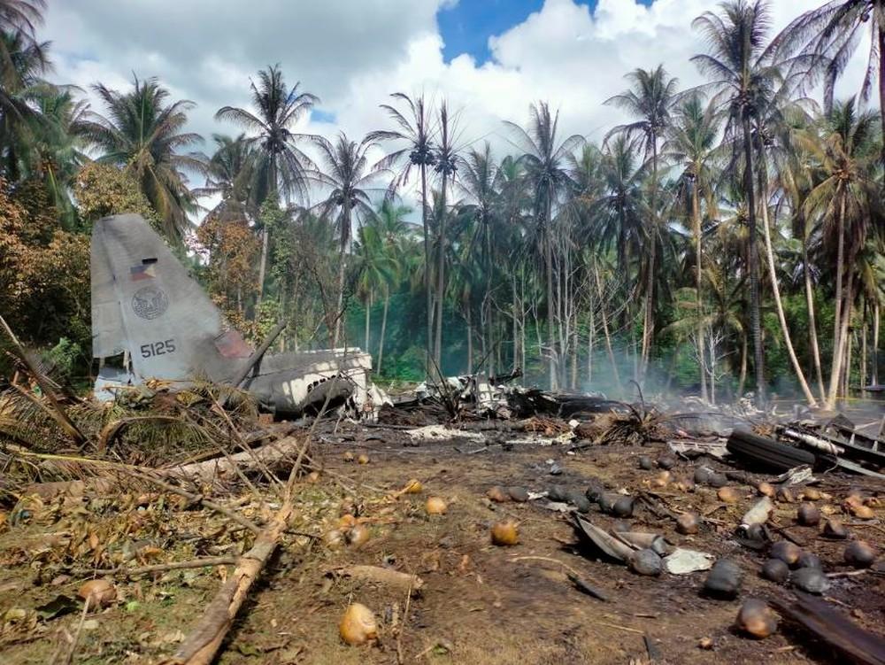 Queda de avião militar deixa mortos nas Filipinas