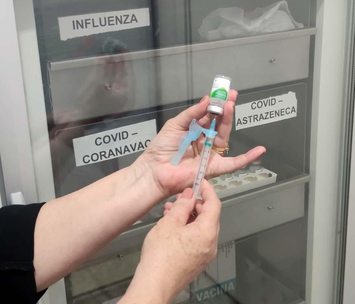 Vacinadores vão às ruas imunizar população de Santa Helena contra gripe
