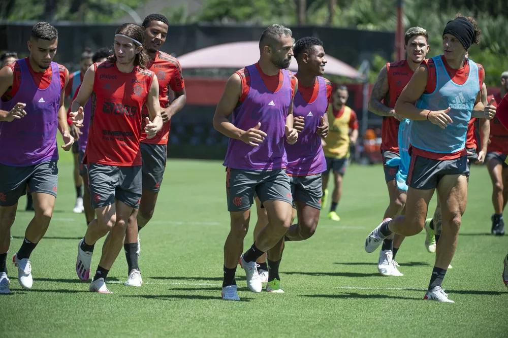 Com Paulo Sousa no comando, grupo principal do Flamengo vai estrear em 2022 contra o Boavista