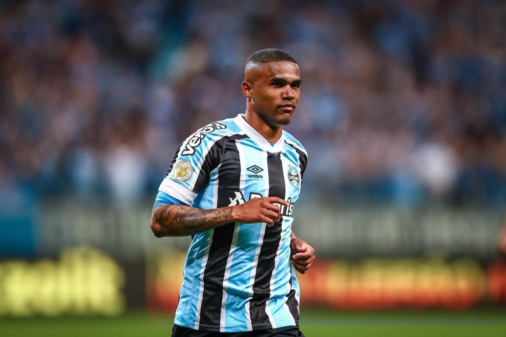 Grêmio e Douglas Costa chegam a acordo para rescisão de contrato