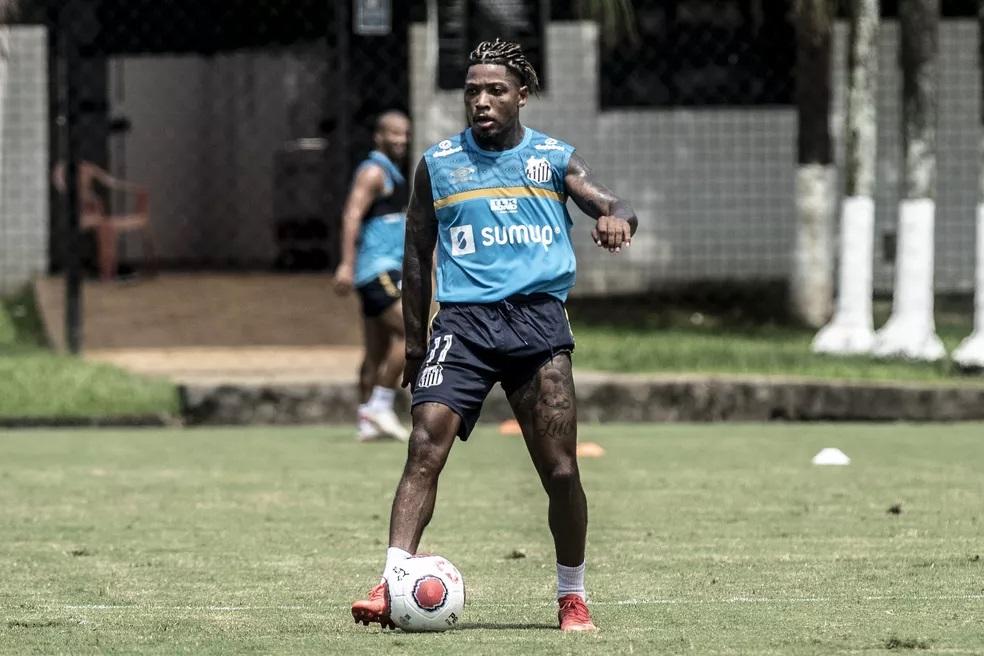 Opção para o Flamengo e plano B para Al Hilal, Marinho vira personagem em negociação por Michael