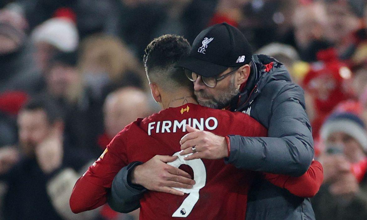 Firmino é dúvida na final Liverpool x Chelsea da Copa da Liga Inglesa