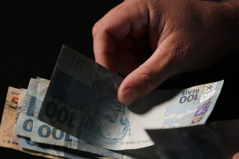 Nascidos de 1968 a 1983 podem agendar saque de valores esquecidos