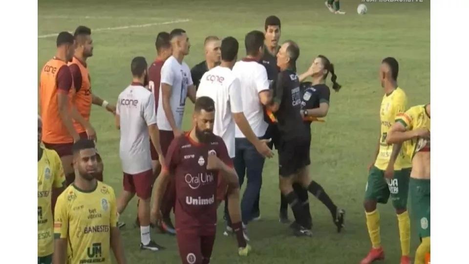 Desportiva Ferroviária demite técnico após agressão em auxiliar mulher no Campeonato Capixaba