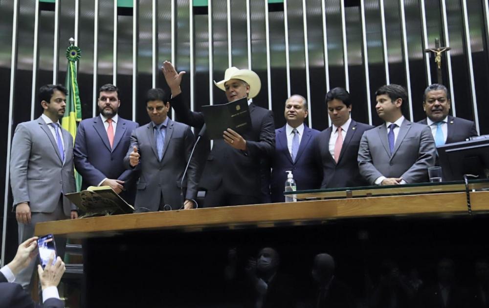 Locutor de rodeios Marco Brasil assume cargo de deputado federal