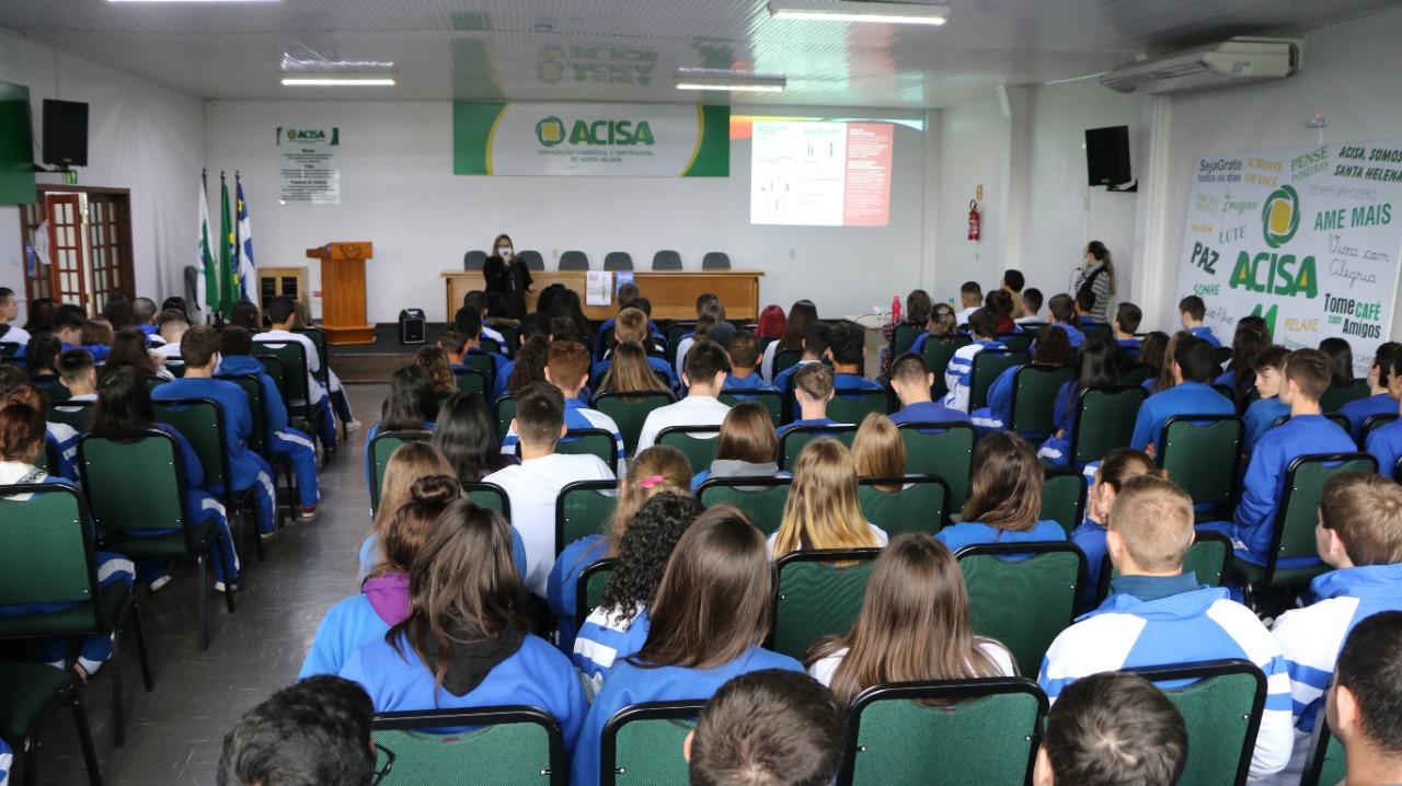 Tabagismo é tema de palestra à alunos de Santa Helena